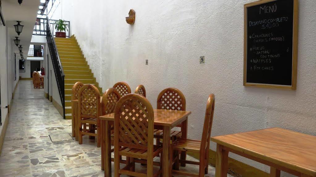 Meson De Carolina Inn Querétaro