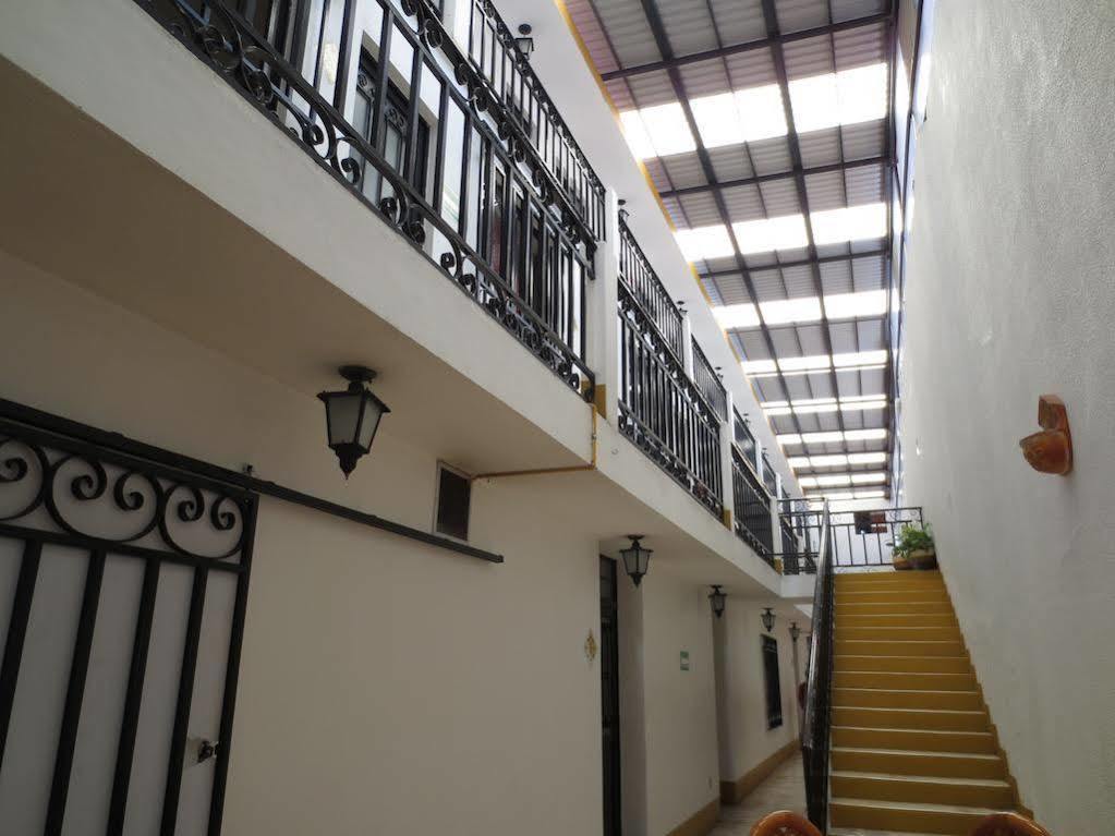 Inn Meson De Carolina 2*